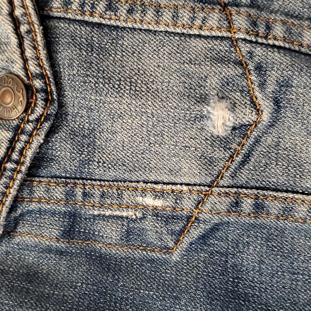 holister distressed denim jacket - Picture 10 of 12